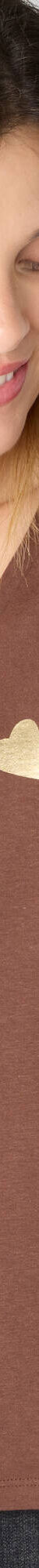 T-shirt col V, imprimé cœurs (chocolat) T-shirt col V, imprimé cœurs (chocolat)